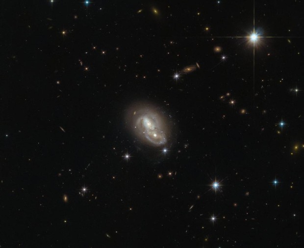 Galaxie IRAS 06076-2139