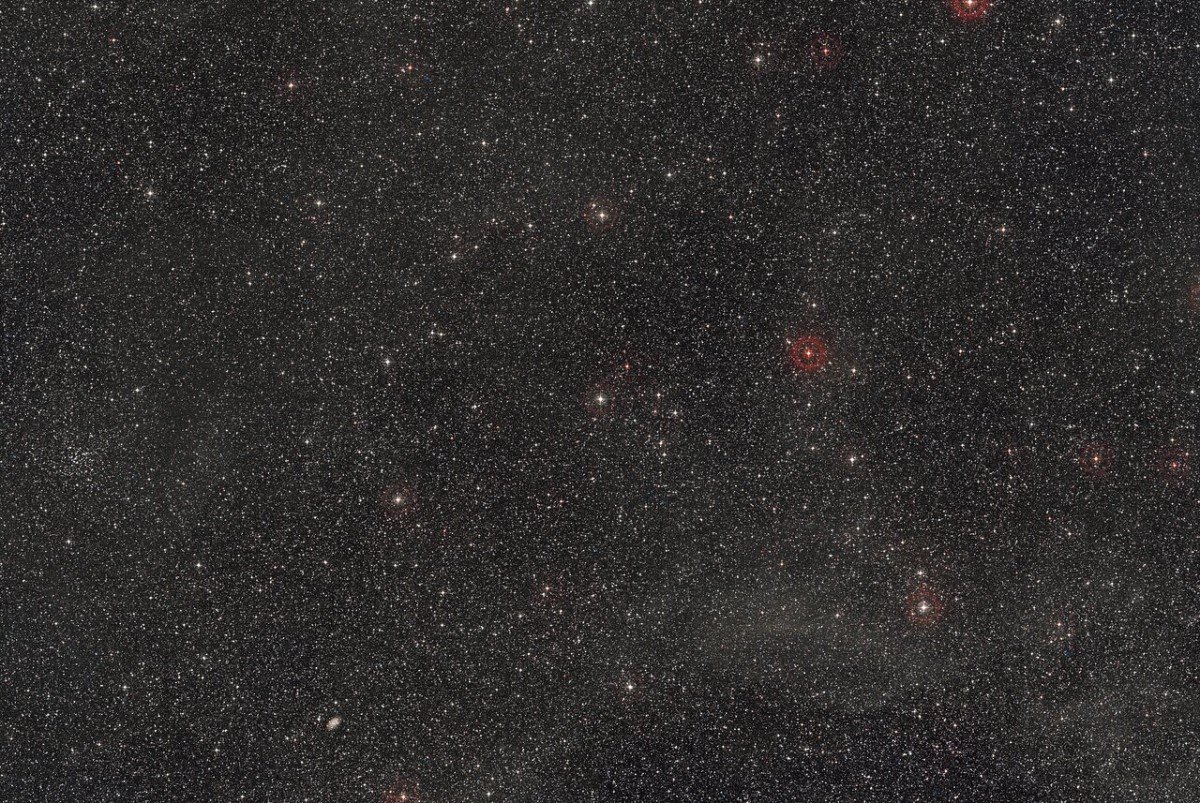 irokohl pohled na oblast oblohy se systmem HD101584