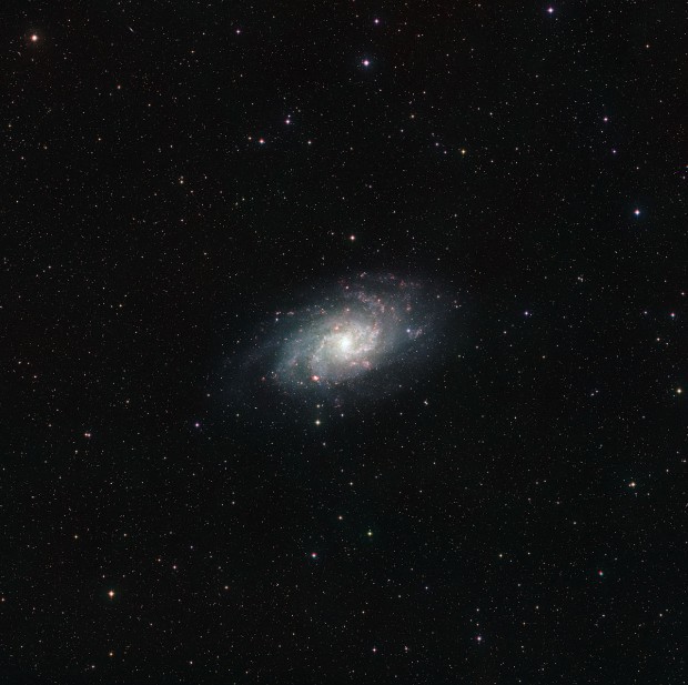 irokohl pohled na oblohu v okol galaxie M33