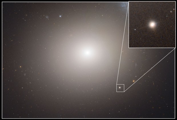 Snmek galaxi Messier 60 a M60-UCD1 z HST
