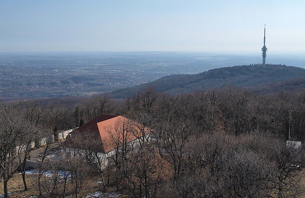 Pohled z Tubese na vrch Misina a Pannonskou pnev