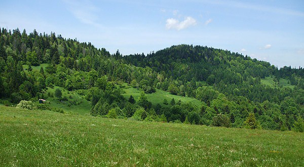 Bachure (vpravo) - krovn pohoria Bachure