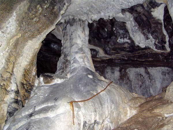 Staniovsk jeskyn, krpnkov vzdoba