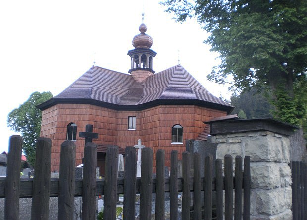 Devn kostel v obci Velk Karlovice