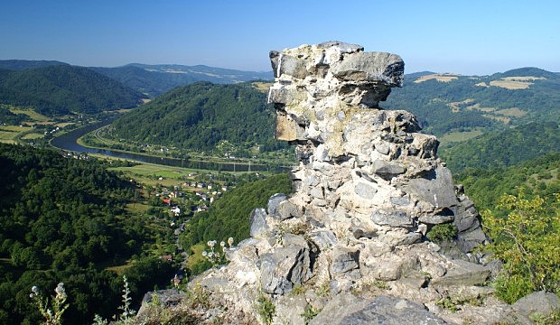 dol eky Labe z hradu Vrabinec