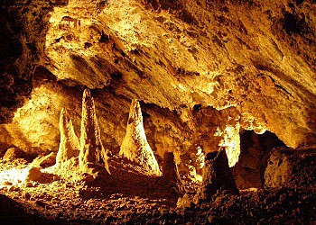Zbraovsk aragonitov jeskyn