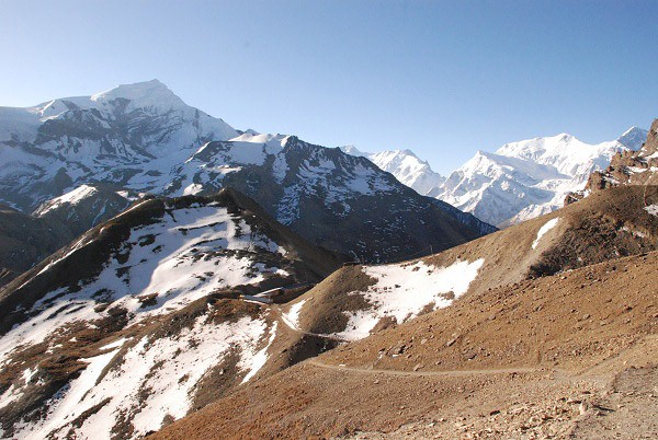 Pohled z Thorung-la na okoln vrcholy