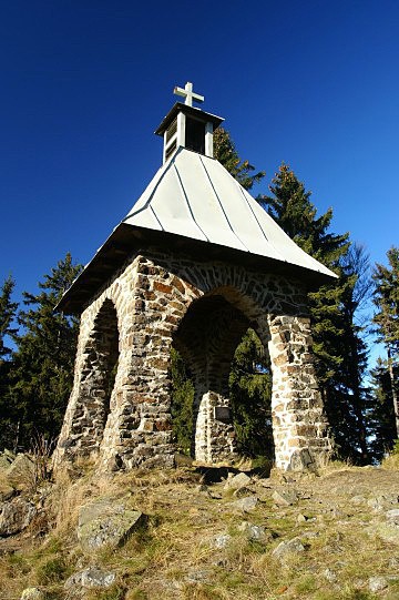 Kaple na vrcholu Mittagstein (1 034 m)