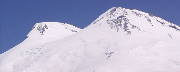Dvojvrchol Elbrusu v pln krse