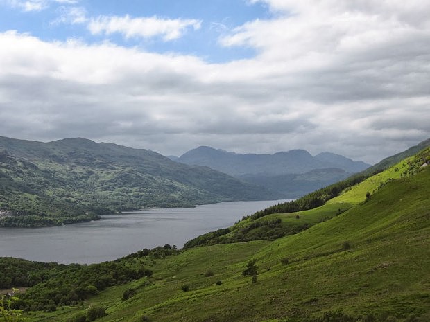 Trek kolem Loch Lomond, skotsk hory