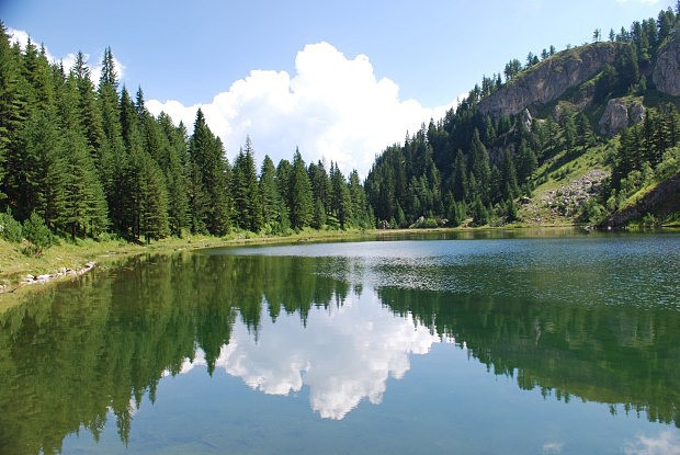 Jezero Liqeni i Kucishts