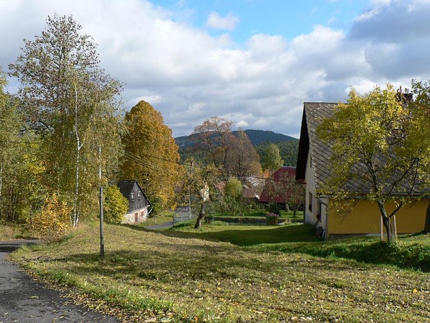 Radvanice, pohled od osady na Borek