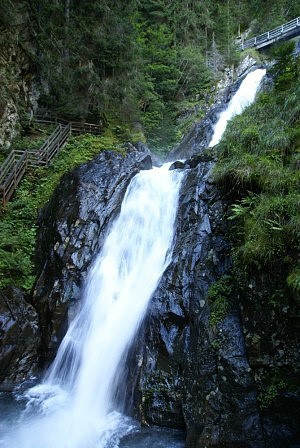 Mohutný Günster Wasserfall