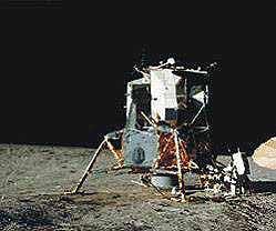 Přistávací modul Apolla dosahoval výšky okolo 7 metrů