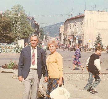 Autor knihy s manželkou při prvním návratu na Podkarpatsku Rus