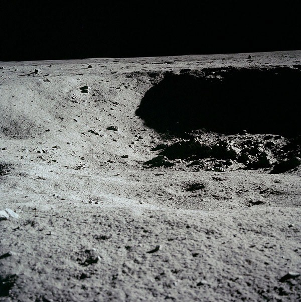 Kráter v místě přistání Apolla 11