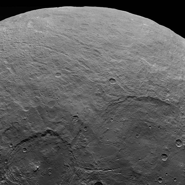 Jasn skvrna na povrchu trpasli planety Ceres