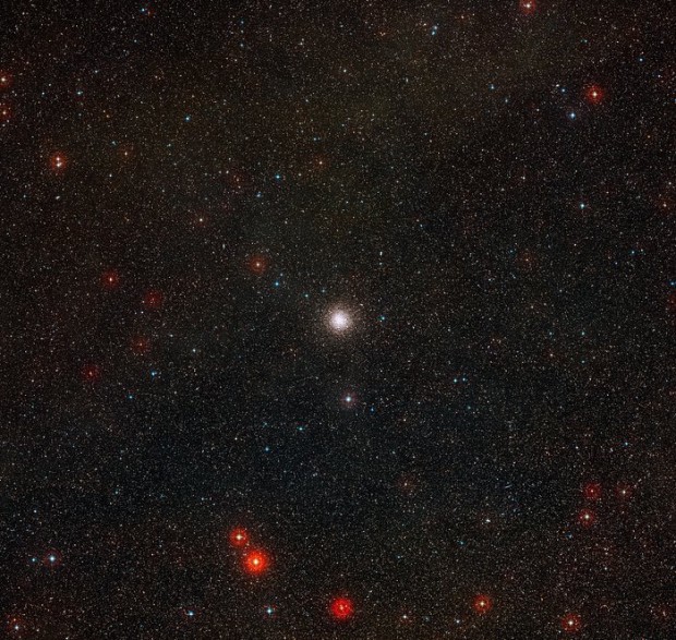 irokohl snmek zachycujc oblohu v okol kulov hvzdokupy NGC 3201