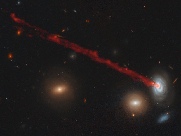 D100 v kup galaxi Coma