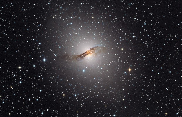Eliptická galaxie Centaurus A