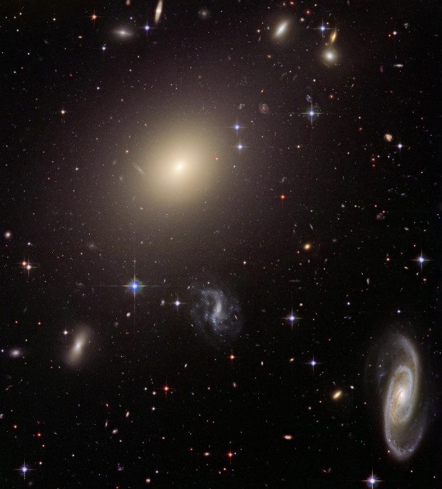Eliptická galaxie ESO 325-G004