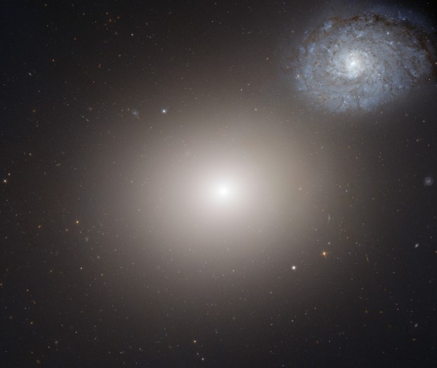 Eliptická galaxie NGC 4 647