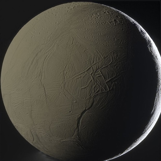 Enceladus, měsíc planety Saturn