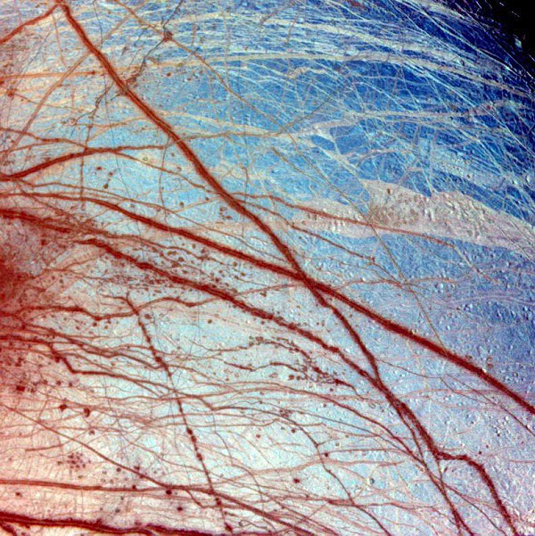 Praskliny v ledovém krunýři Europy