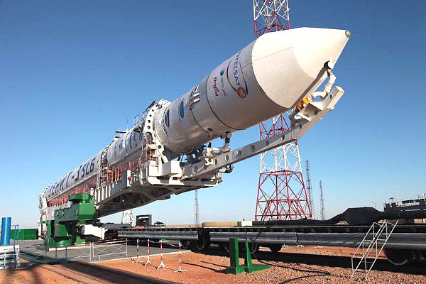 Nosn raketa Zenit 2 SB o startovn hmotnosti 460 tun