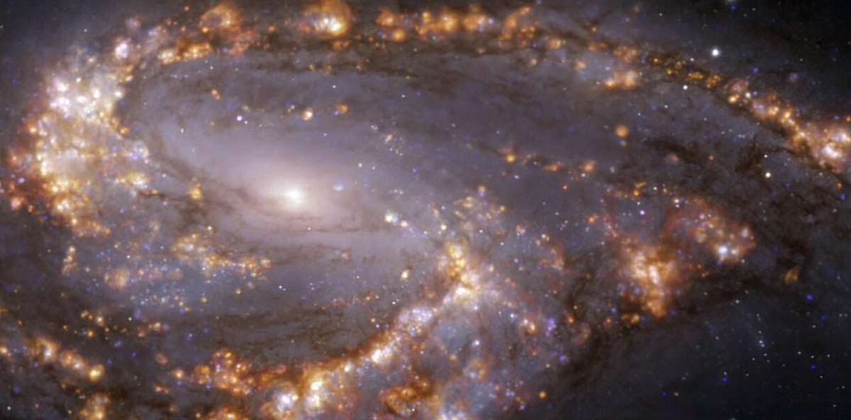 Galaxie NGC 3627 na snmku VLT/MUSE v rznch vlnovch dlkch