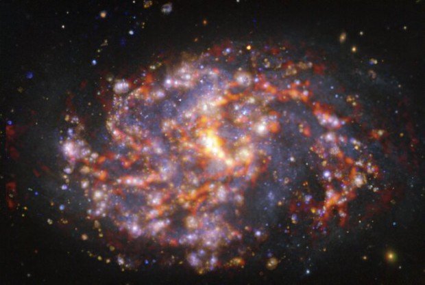 Galaxie NGC 1087 na snmku VLT/MUSE a ALMA v rznch vlnovch dlkch