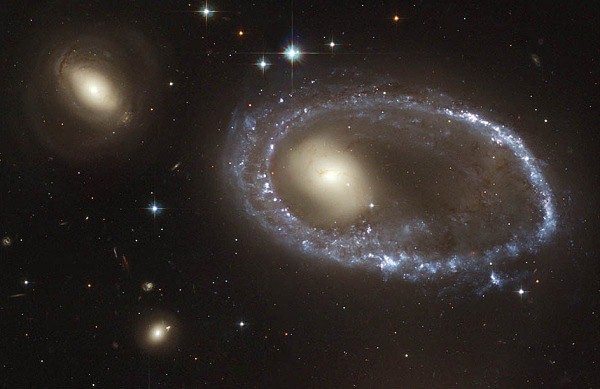 Prstencové galaxie jsou poměrně vzácné
