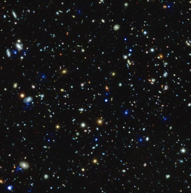 Zářivá hala kolem vzdálených galaxií
