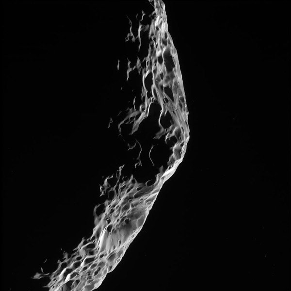 Hyperion, Saturnův měsíc