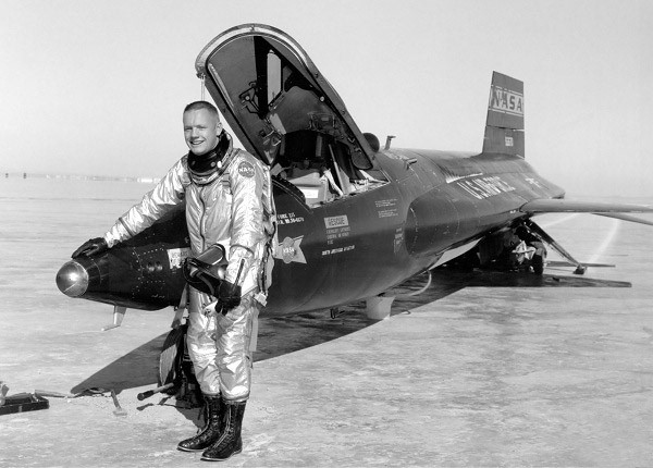 Neil Armstrong ped experimentlnm letounem X-15
