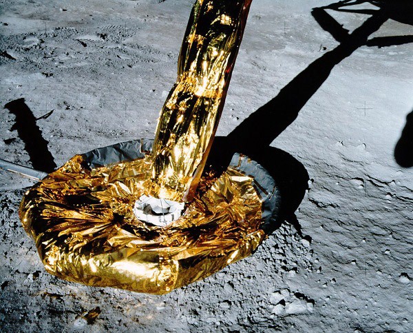 Pistvac vzpra Apolla 11 na povrchu Msce