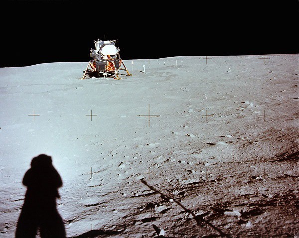 Pistvac modul Apolla 11 ma povrchu Msce