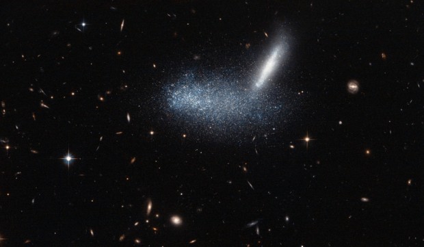 Trpasličí galaxie PGC 16389