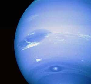 Obrovské víry v atmosféře planety Neptun