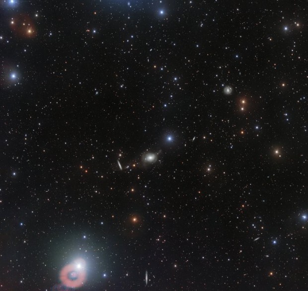 irokohl pohled na okoli galaxie NGC 5018