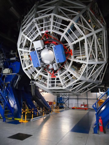 Pstroj NEAR na dalekohledu VLT