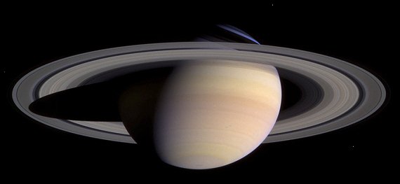 Saturn v plné kráse