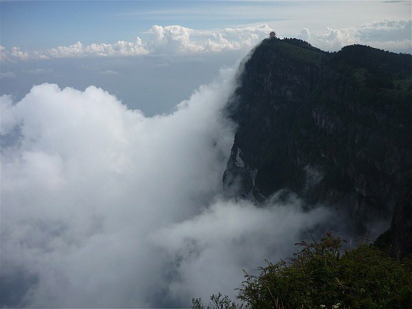 Emei Shan, vrchol Wanfu