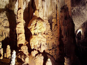 Postojenská jeskyně