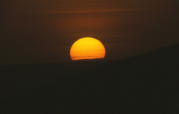 Východ Slunce nad Saharou