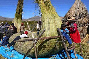 Rkosov vory na jezee Titicaca