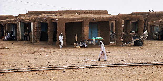 Stopem napříč válčícím Súdánem