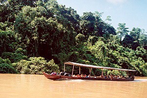 Přístup do NP Taman Negara po řece Tembeling zajišťují čluny