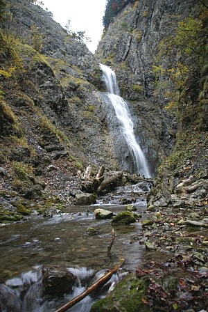 Vodopd na potoku Mhlbach u obce Lessern
