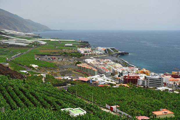 Puerto Naos - msto duch - trvale uzaven a vysthovan msto od roku 2021 po vbuchu sopky Tajogaite (pro siln vrony plynu CO2)